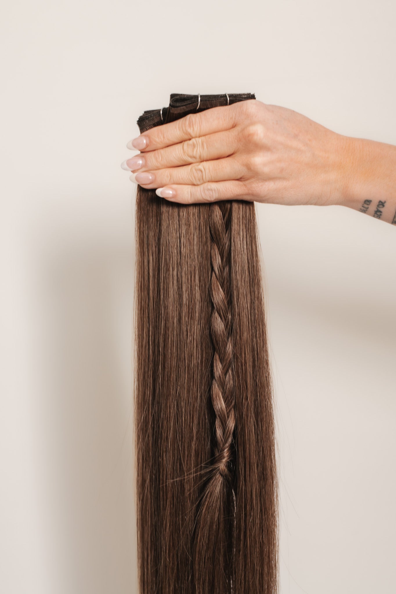 Color: Manhattan6 at Trouvé Hair Extensions 