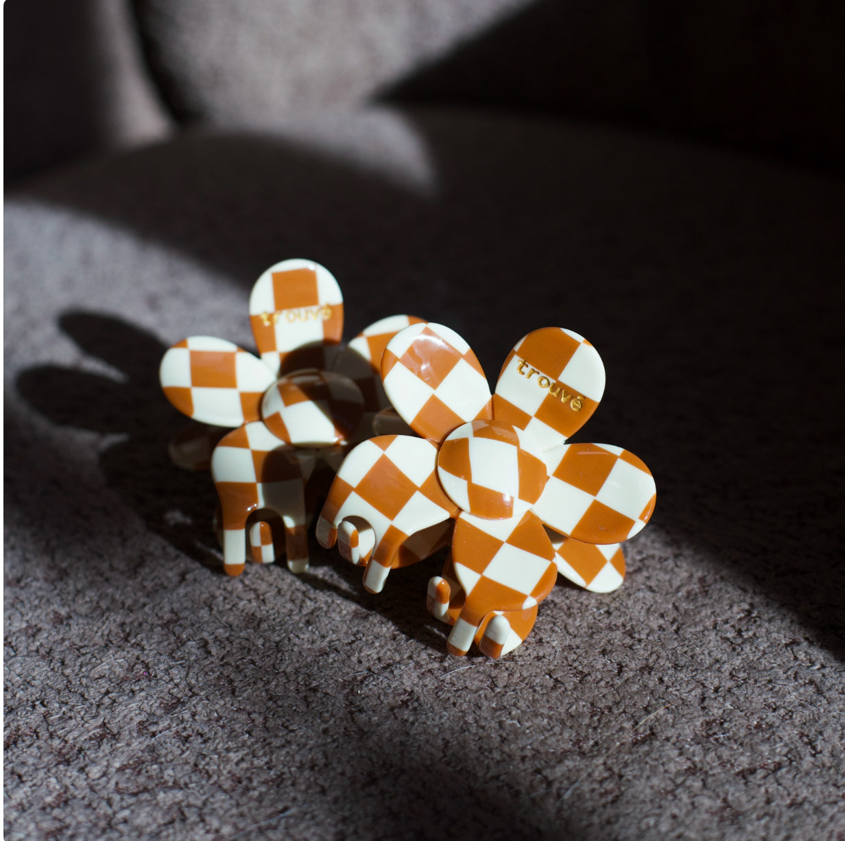 Trouvé cute flower checkered hair clips